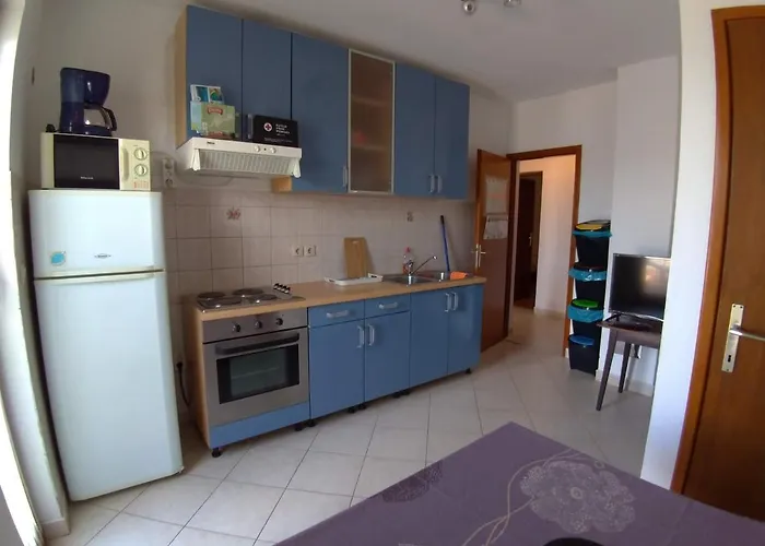 Apartment With Parking Space Njivice, Krk - 15904