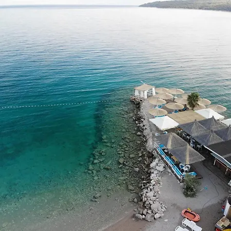 شقة With Parking Space Njivice, Krk - 15904